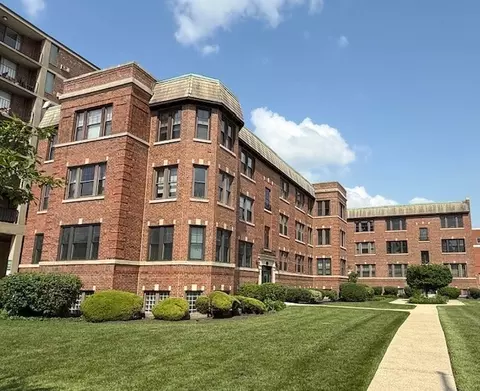 43 N Park Ave #1A, Lombard, IL 60148