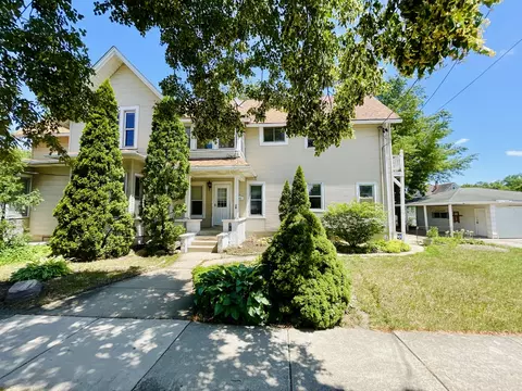 18 Madison St, Algonquin, IL 60102 photo 2