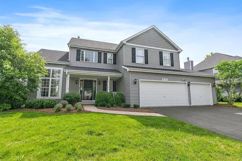 1 S S215 S Hyde Park, Geneva, IL 60134