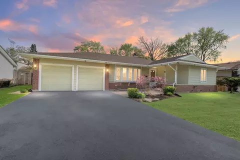 601 Sycamore Dr, Elk Grove Village, IL 60007