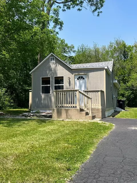 5422 Euclid Dr, Mchenry, IL 60050