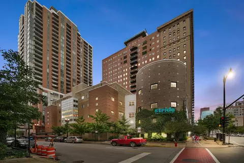 40 E 9th St #1807, Chicago, IL 60605