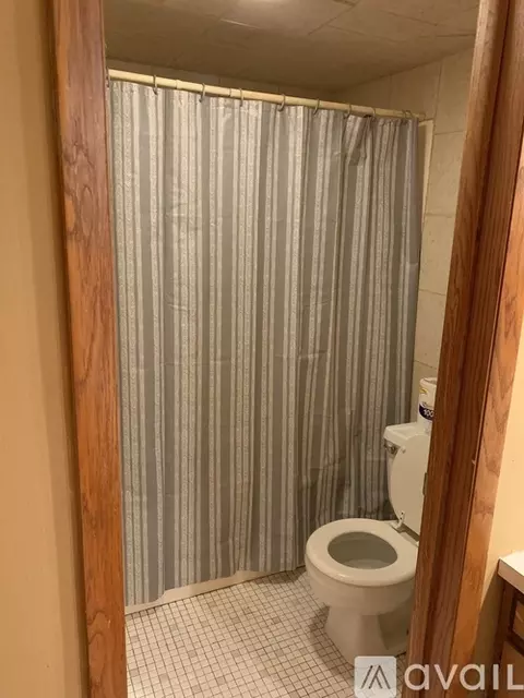 Undisclosed, Lansing, IL 60438 photo 6