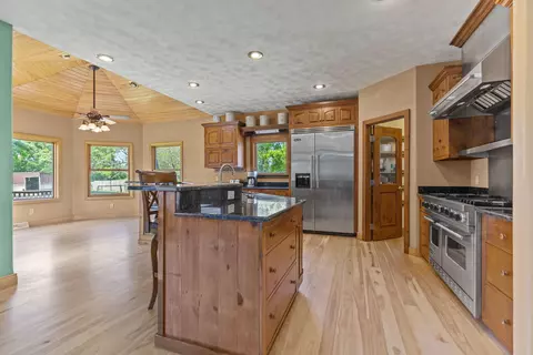 Kitchen - 12830 Beloit Rd, Caledonia, IL 61011 photo 2 of 4