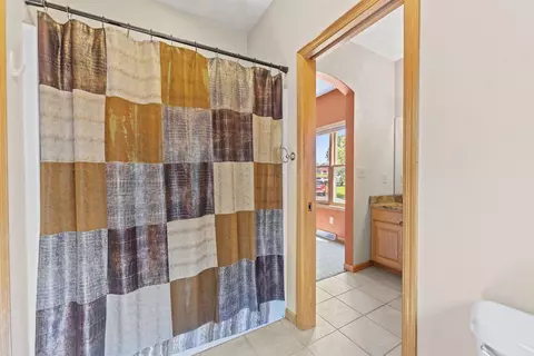 Bath - 12830 Beloit Rd, Caledonia, IL 61011 photo 5 of 6