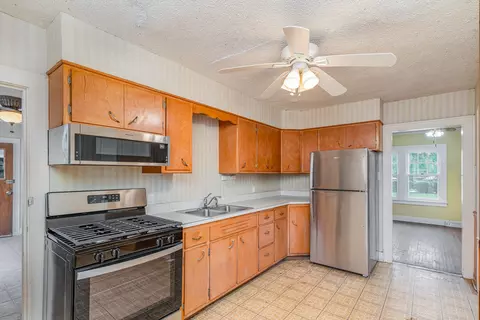 Kitchen - 1018 Jericho Rd, Aurora, IL 60506 photo 1 of 1