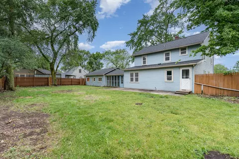 Exterior - 1018 Jericho Rd, Aurora, IL 60506 photo 3 of 3