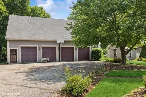 Exterior - 314 Washington St, Algonquin, IL 60102 photo 4 of 5