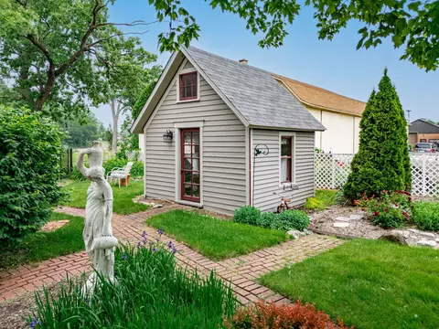 Exterior - 314 Washington St, Algonquin, IL 60102 photo 5 of 5