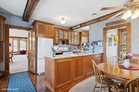 Kitchen - 314 Washington St, Algonquin, IL 60102 photo 2 of 2