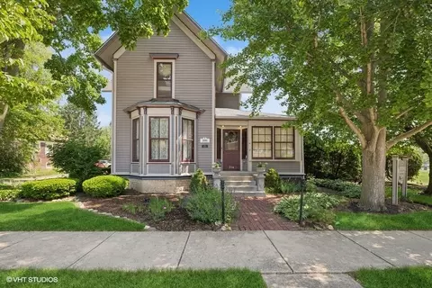 Exterior - 314 Washington St, Algonquin, IL 60102 photo 2 of 5