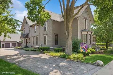 314 Washington St, Algonquin, IL 60102