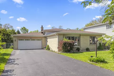 202 E Julia Dr, Villa Park, IL 60181