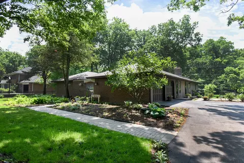 1035 Crescent Blvd, Glen Ellyn, IL 60137