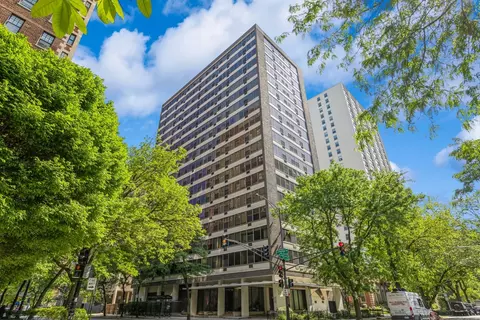 360 W Wellington Ave #2E, Chicago, IL 60657