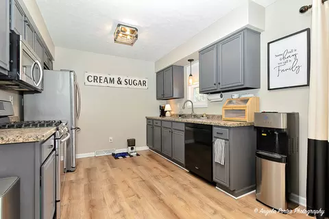 155 Shadowbrook Dr, Capron, IL 61012 photo 9