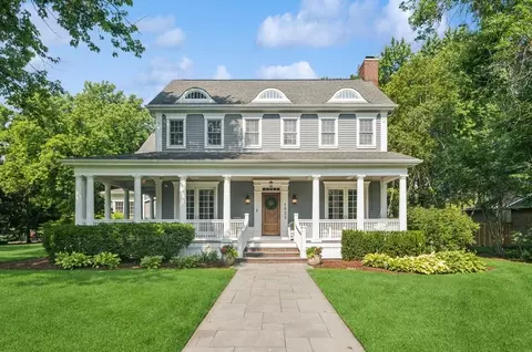 1025 Mohawk Rd, Wilmette, IL 60091