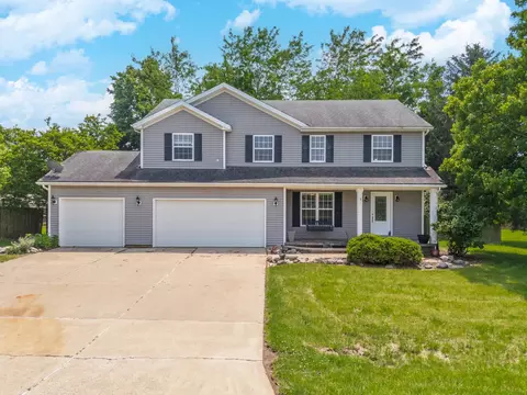 102 Merganser Ct, Downs, IL 61736 photo 2
