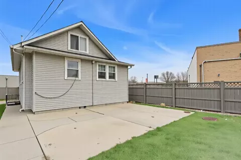 Exterior - 3731 Maple Ave, Berwyn, IL 60402 photo 4 of 4