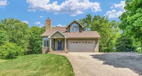 37402 Comanche Dr, Saybrook, IL 61770