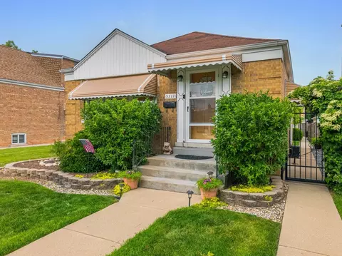 5111 S Luna Ave, Chicago, IL 60638