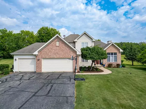 7048 Executive Ct, Stillman Valley, IL 61084