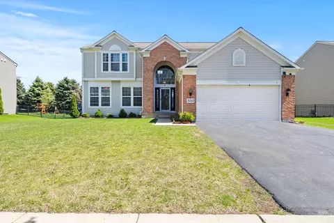 3210 Drury Ln, Carpentersville, IL 60110