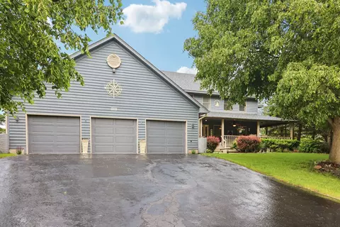 304 Fairhaven Dr, Winthrop Harbor, IL 60096