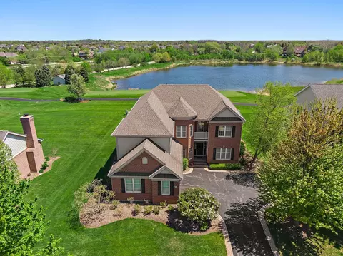 4 Tournament Dr S, Hawthorn Woods, IL 60047