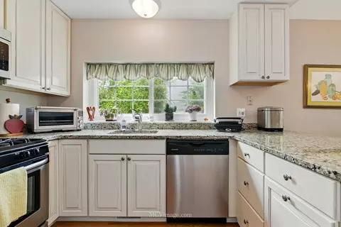 Kitchen - Undisclosed, Algonquin, IL 60102 photo 2 of 2