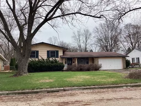 416 10th Ct, Saint Charles, IL 60174