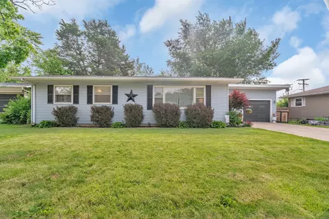 13 Lynwood Dr, Morris, IL 60450