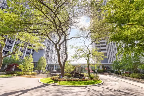 4250 N Marine Dr #1626, Chicago, IL 60613