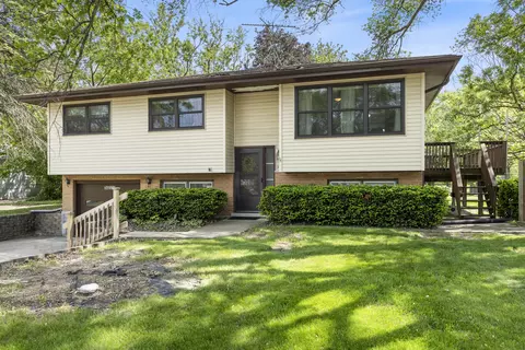 26 W331 Geneva Rd, Wheaton, IL 60187