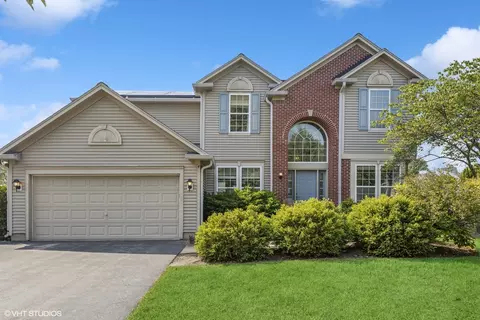 4 Boxelder Ct, Bolingbrook, IL 60490