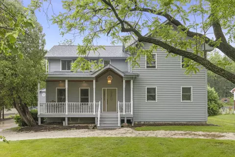 27 W268 Hoy Ave, Warrenville, IL 60555