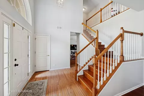 4370 Whitehall Ln, Algonquin, IL 60102 photo 3