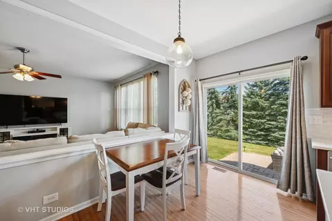 4370 Whitehall Ln, Algonquin, IL 60102 photo 14
