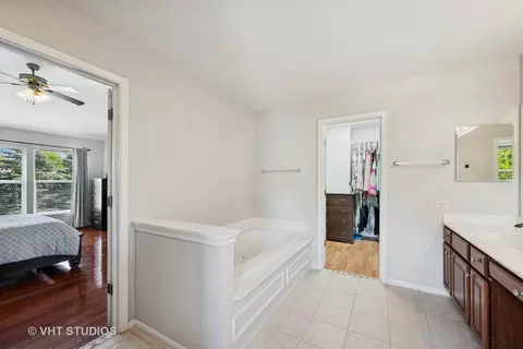 4370 Whitehall Ln, Algonquin, IL 60102 photo 22
