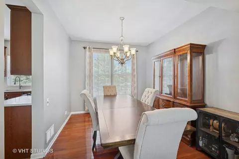 4370 Whitehall Ln, Algonquin, IL 60102 photo 8