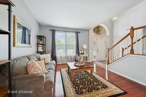 4370 Whitehall Ln, Algonquin, IL 60102 photo 7