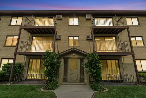 7202 W Wrightwood Ave #2S, Elmwood Park, IL 60707