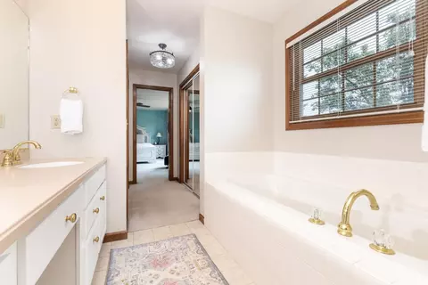 Bath - 1101 Sterling Glen Cc Ct, Normal, IL 61761 photo 3 of 4