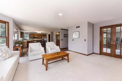 Living - 1101 Sterling Glen Cc Ct, Normal, IL 61761 photo 2 of 7