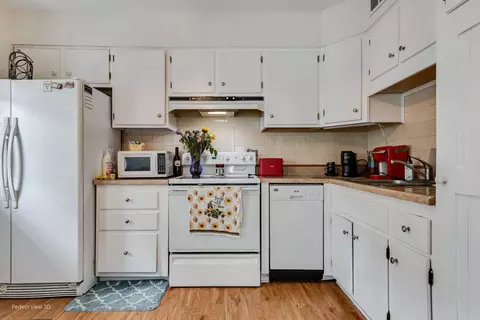 Kitchen - 768 S Spring Rd, Elmhurst, IL 60126 photo 1 of 1