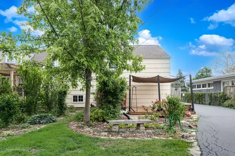 Exterior - 768 S Spring Rd, Elmhurst, IL 60126 photo 6 of 8