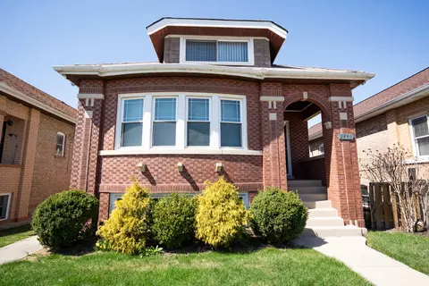 2440 Oak Park Ave, Berwyn, IL 60402
