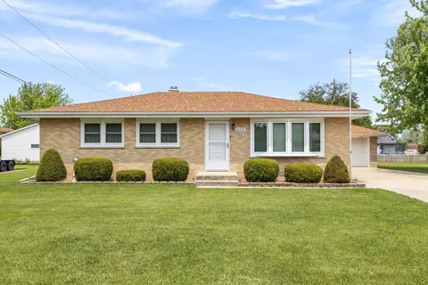 23548 W Lynn St, Plainfield, IL 60586 photo 2