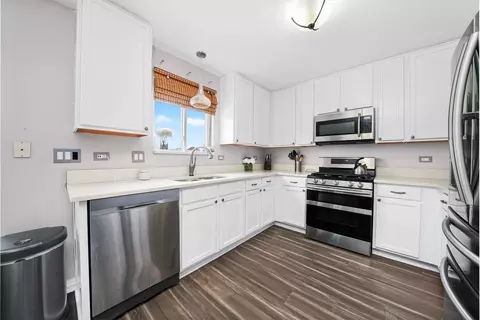 Kitchen - 1707 Cascade Ridge Dr, Plainfield, IL 60586 photo 1 of 7
