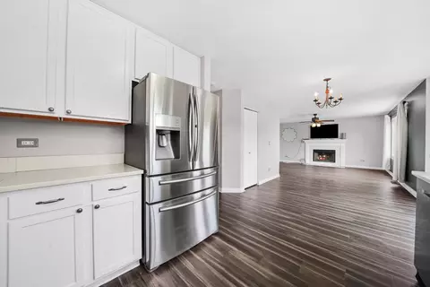 Kitchen - 1707 Cascade Ridge Dr, Plainfield, IL 60586 photo 6 of 7
